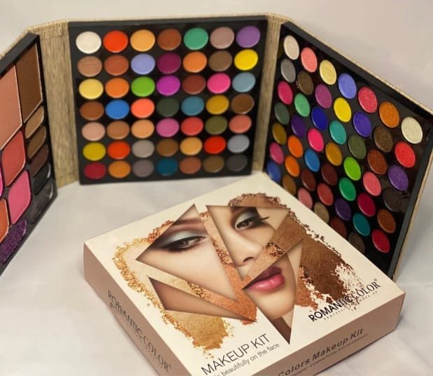 ROMANTIC COLOR 3 STEP PROFESIONAL MAKEUP EYESHADOW PALETTE