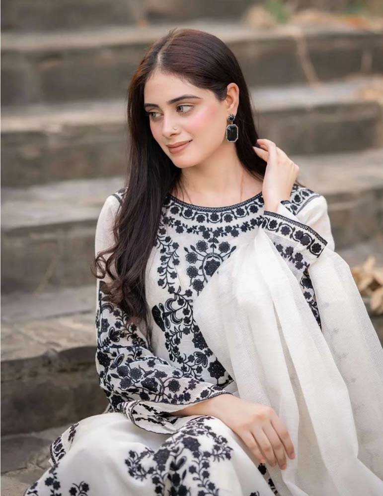 Sapphire – EC647 | Unstitched | Embroidered 3 Piece