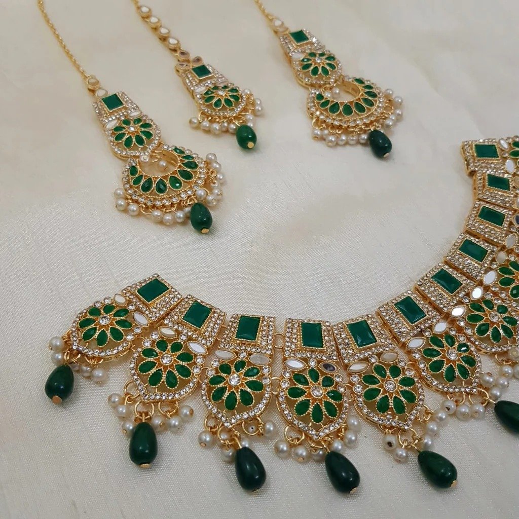 Green And White Elegant Stone Bridal Necklace